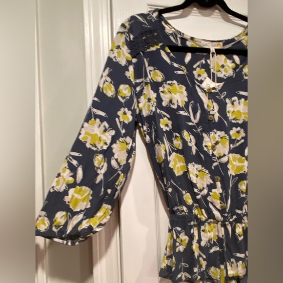 NWT C&C California Size S 3/4 Sleeve Ruffle Waist Lace Button Floral Peasant Top - Picture 7 of 12